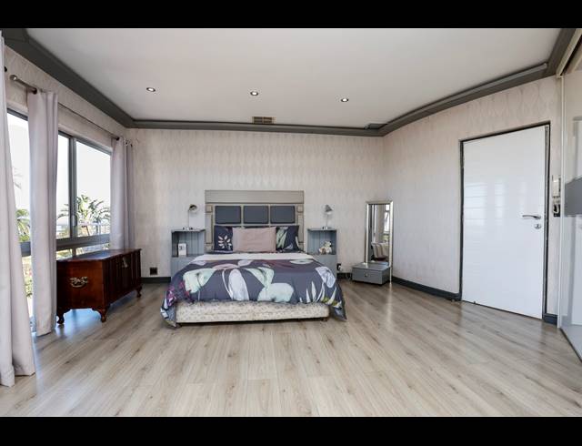 5 BEDROOM HOUSE FOR SALE IN UMHLANGA CENTRAL